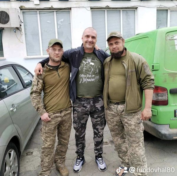 Доставка допомоги мікроавтобусом у прифронтовий сектор.